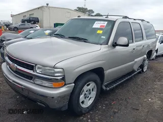 2005 Chevrolet Suburban LT z VIN 3GNEC16ZX5G197892, wystawiony jako IAAI lot #42045100 z przebiegiem 262 665 mil mil oraz . Historia ofert i sprzedaży dostępna na DreamBid. Obrazek 17.