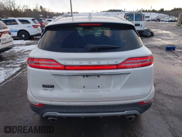 2019 Lincoln MKC Standard with VIN 5LMCJ1D91KUL26077, listed as a IAAI auction lot 41455499 with 55,782 mi miles. Bid and sale history available at carsss.com. Image 17.