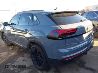 2021 Volkswagen Atlas SEL Premium with VIN 1V2TE2CAXMC215550, listed as a IAAI auction lot 41579665 with 55,264 mi miles and . Bid and sale history available at DreamBid. Image 3.