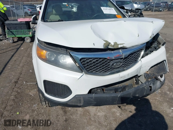 2011 Kia Sorento LX with VIN 5XYKT3A19BG101768, listed as a IAAI auction lot 41879055 with 147,902 mi miles. Bid and sale history available at carsss.com. Image 4.