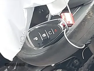 2020 Chevrolet Equinox LS z VIN 2GNAX5EV9L6143114, wystawiony jako IAAI lot #41217119 z przebiegiem Nie podano mil oraz . Historia ofert i sprzedaży dostępna na DreamBid. Obrazek 11.