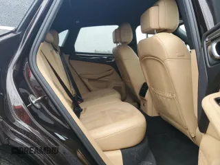 2017 Porsche Macan S z VIN WP1AB2A50HLB16148, wystawiony jako Copart lot #57942475 z przebiegiem 86 547 mil mil oraz Szkody całkowita. Historia ofert i sprzedaży dostępna na DreamBid. Obrazek 10.