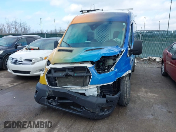 2020 Ford Transit Cargo z VIN 1FTBR2C85LKA15937, wystawiony jako IAAI lot #41673232 z przebiegiem 56 172 mil mil oraz . Historia ofert i sprzedaży dostępna na DreamBid. Obrazek 12.