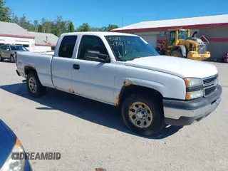 2006 Chevrolet Silverado 1500 LT1 with VIN 2GCEK19V161303709, listed as a IAAI auction lot 40294788 with 211,821 mi miles. Bid and sale history available at carsss.com. Image 1.