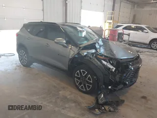 2024 Chevrolet Blazer RS z VIN 3GNKBKRS5RS132834, wystawiony jako IAAI lot #42550700 z przebiegiem 26 394 mil mil oraz . Historia ofert i sprzedaży dostępna na DreamBid. Obrazek 1.