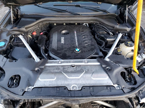 2019 BMW X4 M40i z VIN 5UXUJ5C5XKLA93583, wystawiony jako Copart lot #84643664 z przebiegiem Nie podano mil oraz Szkoda całkowita • Salvage title. Historia ofert i sprzedaży dostępna na DreamBid. Obrazek 13.
