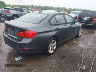 2015 BMW 3 Series 328i xDrive z VIN WBA3B3C56FF548474, wystawiony jako IAAI lot #42366206 z przebiegiem 73 042 mil mil oraz . Historia ofert i sprzedaży dostępna na DreamBid. Obrazek 4.
