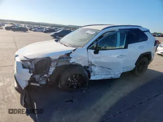 2021 Toyota RAV4 LE z VIN 2T3H1RFVXMC121631, wystawiony jako Copart lot #61821385 z przebiegiem 42 330 mil mil oraz Szkoda całkowita • Salvage title. Historia ofert i sprzedaży dostępna na DreamBid. Obrazek 1.