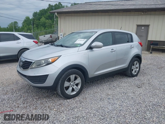 2013 Kia Sportage LX z VIN KNDPBCA20D7419196, wystawiony jako IAAI lot #42209189 z przebiegiem 146 591 mil mil oraz . Historia ofert i sprzedaży dostępna na DreamBid. Obrazek 2.