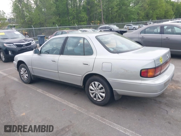 1993 Toyota Camry LE z VIN 4T1SK12E0PU290398, wystawiony jako IAAI lot #42032664 z przebiegiem 264 922 mil mil oraz . Historia ofert i sprzedaży dostępna na DreamBid. Obrazek 14.