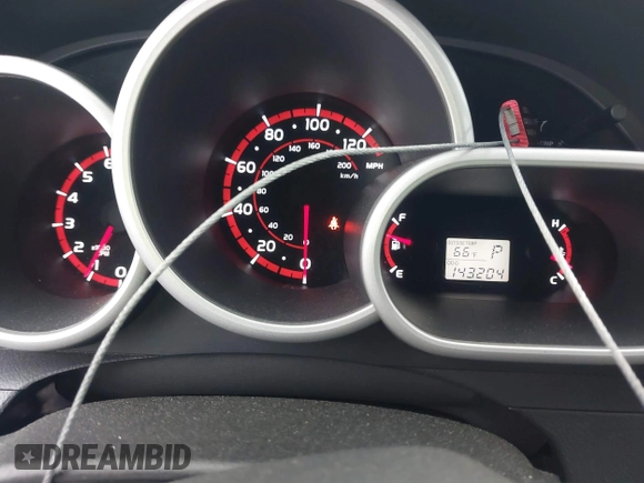 2010 Toyota Matrix z VIN 2T1KU4EE2AC333025, wystawiony jako IAAI lot #41957278 z przebiegiem 143 204 mil mil oraz . Historia ofert i sprzedaży dostępna na DreamBid. Obrazek 7.