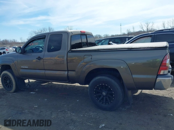 2013 Toyota Tacoma with VIN 5TFUU4EN8DX067539, listed as a IAAI auction lot 41767713 with 156,477 mi miles and . Bid and sale history available at DreamBid. Image 14.