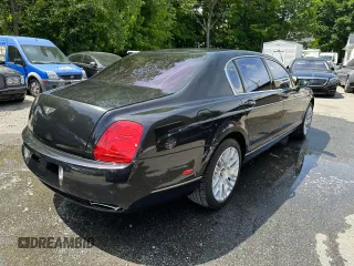 2008 Bentley Flying Spur z VIN SCBBR93W98C055885, wystawiony jako Copart lot #59016705 z przebiegiem 81 286 mil mil oraz Czysty tytuł • Clean title. Historia ofert i sprzedaży dostępna na DreamBid. Obrazek 4.