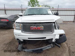 2008 GMC Sierra Denali z VIN 2GTEK638381328517, wystawiony jako IAAI lot #42074746 z przebiegiem 193 833 mil mil oraz . Historia ofert i sprzedaży dostępna na DreamBid. Obrazek 13.