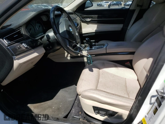 2012 BMW 7 Series 750Li xDrive z VIN WBAKC8C54CC434833, wystawiony jako Copart lot #54531455 z przebiegiem 110 959 mil mil oraz Szkoda całkowita • Salvage title. Historia ofert i sprzedaży dostępna na DreamBid. Obrazek 7.