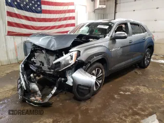 2024 Volkswagen Atlas SE with VIN 1V2LE2CA2RC202122, listed as a Copart auction lot 82377044 with 21,184 mi miles and Salvage title. Bid and sale history available at DreamBid. Image 1.