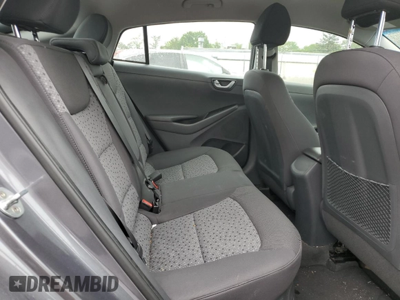 2018 Hyundai Ioniq SEL z VIN KMHC75LCXJU098262, wystawiony jako Copart lot #58021315 z przebiegiem 56 396 mil mil oraz Szkoda całkowita • Salvage title. Historia ofert i sprzedaży dostępna na DreamBid. Obrazek 10.