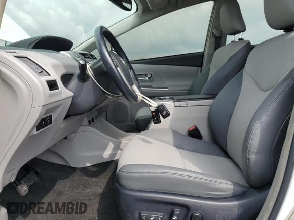 2015 Toyota Prius Two with VIN JTDZN3EU0FJ019558, listed as a Copart auction lot 47077515 with 165,837 mi miles and Clean Title. Bid and sale history available at DreamBid. Image 7.