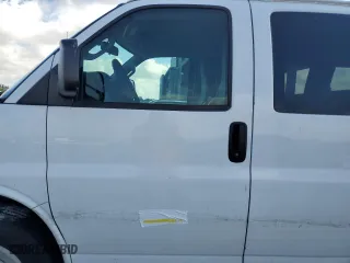 2017 Chevrolet Express Passenger LT with VIN 1GAZGPFF5H1170800, listed as a Copart auction lot 86915014 with 73,649 mi miles and Salvage Title. Bid and sale history available at carsss.com. Image 13.