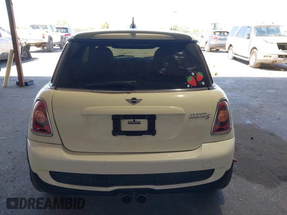 2009 MINI Hardtop S с VIN WMWMF73509TW82449, выставлен на аукционе IAAI как лот 42304286 с пробегом Не указан миль и . История ставок и продаж доступна на DreamBid. Изображение 16.