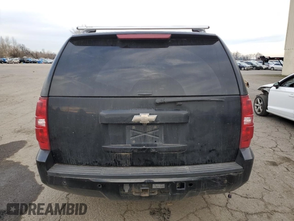 2008 Chevrolet Suburban LT w/3LT with VIN 1GNFK16318J239338, listed as a Copart auction lot 42444485 with 222,230 mi miles and Salvage Title. Bid and sale history available at carsss.com. Image 6.