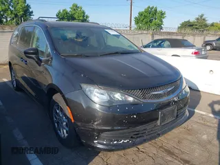 2020 Chrysler Voyager LXi z VIN 2C4RC1DG2LR195864, wystawiony jako IAAI lot #42478117 z przebiegiem 114 102 mil mil oraz . Historia ofert i sprzedaży dostępna na DreamBid. Obrazek 1.