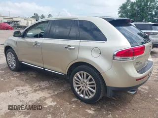 2011 Lincoln MKX with VIN 2LMDJ6JK5BBJ22825, listed as a IAAI auction lot 42158532 with 87,513 mi miles. Bid and sale history available at carsss.com. Image 3.