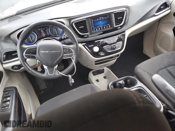 2020 Chrysler Pacifica Touring with VIN 2C4RC1FG6LR128522, listed as a Copart auction lot 53394345 with 41,480 mi miles and Salvage title. Bid and sale history available at DreamBid. Image 8.
