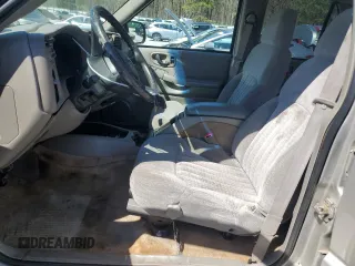 2004 Chevrolet Blazer LS z VIN 1GNDT13X54K166622, wystawiony jako Copart lot #50248605 z przebiegiem 198 301 mil mil oraz Szkoda całkowita • Salvage title. Historia ofert i sprzedaży dostępna na DreamBid. Obrazek 7.