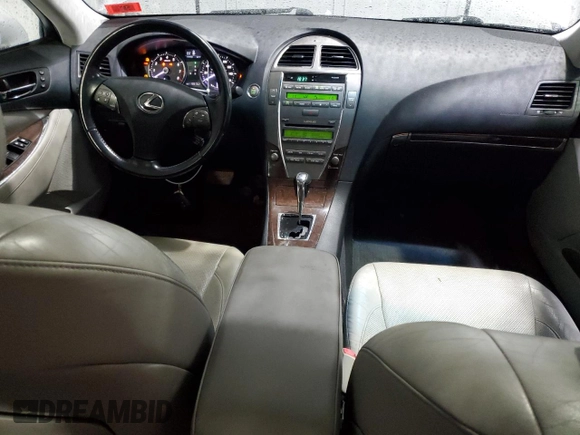2010 Lexus ES 330 z VIN JTHBK1EG6A2409946, wystawiony jako Copart lot #55388175 z przebiegiem 196 762 mil mil oraz Szkoda całkowita • Salvage title. Historia ofert i sprzedaży dostępna na DreamBid. Obrazek 8.