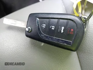 2019 Toyota Camry LE z VIN 4T1B11HK9KU708465, wystawiony jako IAAI lot #41921754 z przebiegiem 119 106 mil mil oraz . Historia ofert i sprzedaży dostępna na DreamBid. Obrazek 11.
