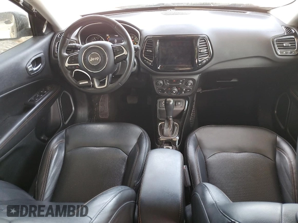 2018 Jeep Compass Limited z VIN 3C4NJCCBXJT361662, wystawiony jako Copart lot #57085315 z przebiegiem 61 815 mil mil oraz Szkoda całkowita • Salvage title. Historia ofert i sprzedaży dostępna na DreamBid. Obrazek 8.