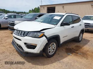 2018 Jeep Compass Sport z VIN 3C4NJCAB0JT471302, wystawiony jako IAAI lot #42318825 z przebiegiem 82 328 mil mil oraz . Historia ofert i sprzedaży dostępna na DreamBid. Obrazek 17.