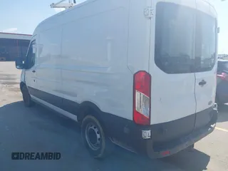 2015 Ford Transit Cargo z VIN 1FTNR2CG1FKB04641, wystawiony jako IAAI lot #42642710 z przebiegiem 136 892 mil mil oraz . Historia ofert i sprzedaży dostępna na DreamBid. Obrazek 3.