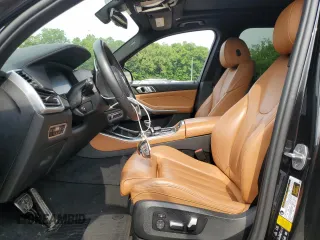 2021 BMW X5 xDrive40i z VIN 5UXCR6C05M9E78676, wystawiony jako Copart lot #60026475 z przebiegiem 50 772 mil mil oraz Szkoda całkowita • Salvage title. Historia ofert i sprzedaży dostępna na DreamBid. Obrazek 7.