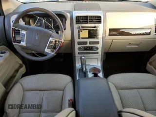 2010 Lincoln MKX z VIN 2LMDJ8JC8ABJ29917, wystawiony jako Copart lot #50023835 z przebiegiem 92 425 mil mil oraz Szkoda całkowita • Salvage title. Historia ofert i sprzedaży dostępna na DreamBid. Obrazek 8.