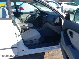 2002 Mitsubishi Diamante LS with VIN 6MMAP57P92T012204, listed as a IAAI auction lot 41590505 with 111,183 mi miles. Bid and sale history available at carsss.com. Image 5.