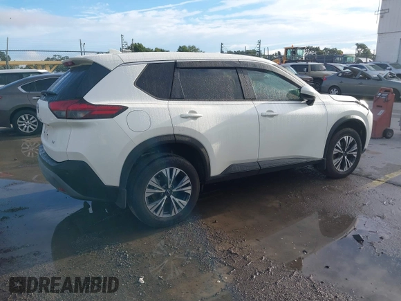 2023 Nissan Rogue SV z VIN JN8BT3BA1PW430591, wystawiony jako IAAI lot #40313297 z przebiegiem 2981 mil mil oraz . Historia ofert i sprzedaży dostępna na DreamBid. Obrazek 4.