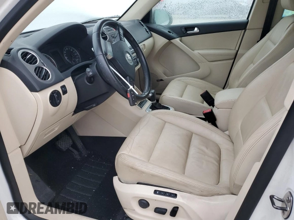2010 Volkswagen Tiguan SEL with VIN WVGBV7AX8AW530953, listed as a Copart auction lot 81807704 with 146,558 mi miles and Salvage Title. Bid and sale history available at DreamBid. Image 7.