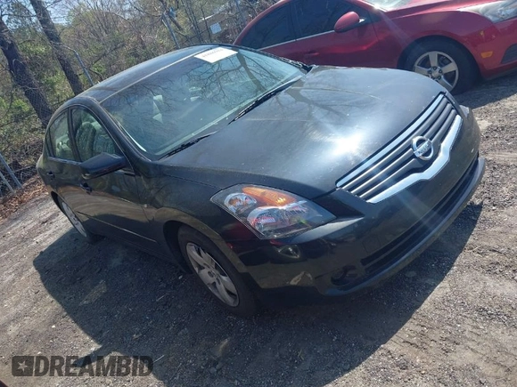 2008 Nissan Altima 2.5 S with VIN 1N4AL21E68C155797, listed as a IAAI auction lot 41886984 with 233,638 mi miles. Bid and sale history available at carsss.com. Image 1.