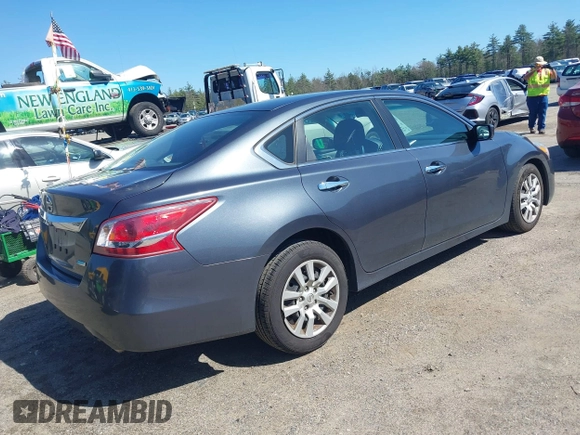 2013 Nissan Altima S with VIN 1N4AL3AP5DC264253, listed as a IAAI auction lot 42126648 with 189,122 mi miles and . Bid and sale history available at carsss.com. Image 4.