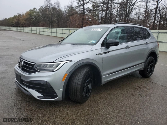 2024 Volkswagen Tiguan SE R-Line Black with VIN 3VV8B7AX5RM059395, listed as a Copart auction lot 47109115 with 5,652 mi miles and Salvage Title. Bid and sale history available at carsss.com. Image 1.