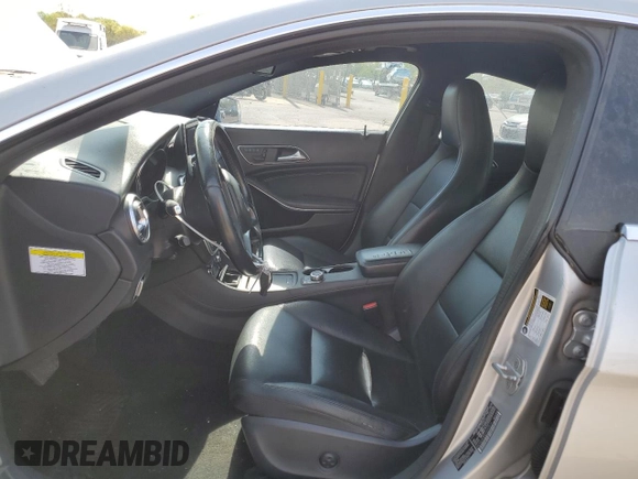 2014 Mercedes-Benz CLA 250 z VIN WDDSJ4EB6EN050814, wystawiony jako Copart lot #54709615 z przebiegiem 85 314 mil mil oraz Szkoda całkowita • Salvage title. Historia ofert i sprzedaży dostępna na DreamBid. Obrazek 7.