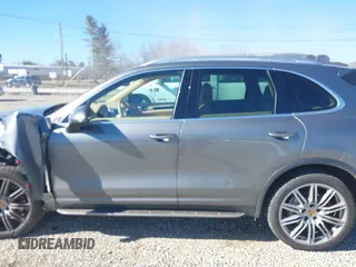2017 Porsche Cayenne S z VIN WP1AB2A27HLA53653, wystawiony jako IAAI lot #41439419 z przebiegiem 100 740 mil mil oraz . Historia ofert i sprzedaży dostępna na DreamBid. Obrazek 14.