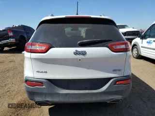2015 Jeep Cherokee Latitude z VIN 1C4PJMCSXFW746980, wystawiony jako Copart lot #50666645 z przebiegiem 91 864 mil mil oraz Szkoda całkowita • Salvage title. Historia ofert i sprzedaży dostępna na DreamBid. Obrazek 6.