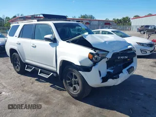 2021 Toyota 4Runner SR5 with VIN JTEEU5JR7M5249971, listed as a IAAI auction lot 40915613 with 41,547 mi miles and . Bid and sale history available at DreamBid. Image 1.