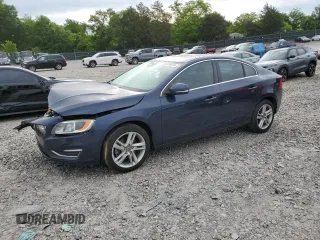 2015 Volvo S60 T5 Drive-E Platinum z VIN YV140MFD8F1313748, wystawiony jako Copart lot #57789415 z przebiegiem 144 185 mil mil oraz Szkoda całkowita • Salvage title. Historia ofert i sprzedaży dostępna na DreamBid. Obrazek 1.