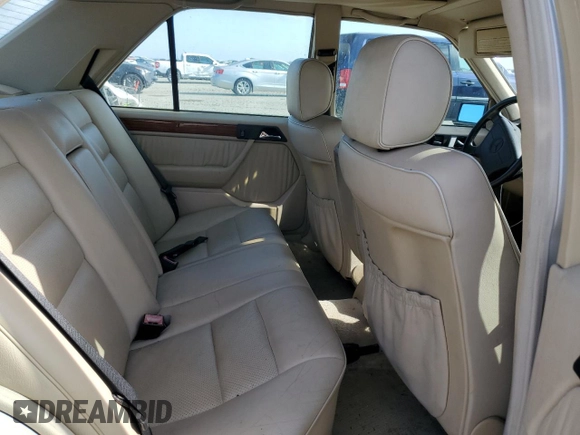 1994 Mercedes-Benz E Class with VIN WDBEA32E2RC119398, listed as a Copart auction lot 54427825 with 277,850 mi miles and Clean Title. Bid and sale history available at carsss.com. Image 10.