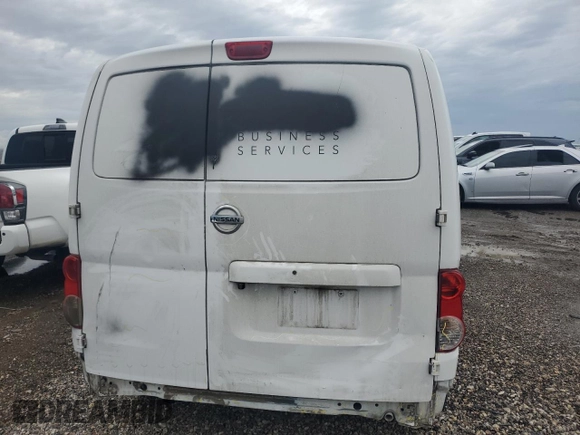 2017 Nissan NV200 SV z VIN 3N6CM0KN6HK694513, wystawiony jako Copart lot #50813445 z przebiegiem 183 545 mil mil oraz Szkoda całkowita • Salvage title. Historia ofert i sprzedaży dostępna na DreamBid. Obrazek 6.
