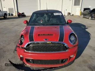 2013 MINI Convertible S with VIN WMWZP3C50DT550554, listed as a Copart auction lot 88415495 with 95,295 mi miles and Salvage title. Bid and sale history available at DreamBid. Image 5.